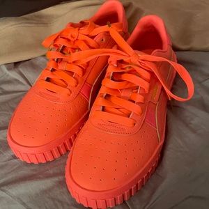 PINK PUMAS SIZE 10 IN WOMENS